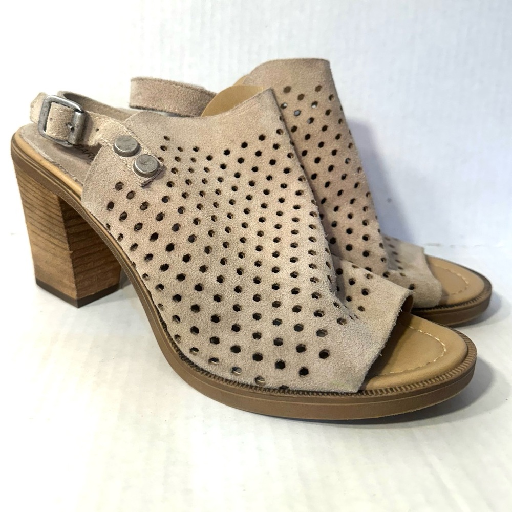 ❗️ Beige Neutral Leather Suede Heeled Sandals with Back Heel Strap Size 8.5